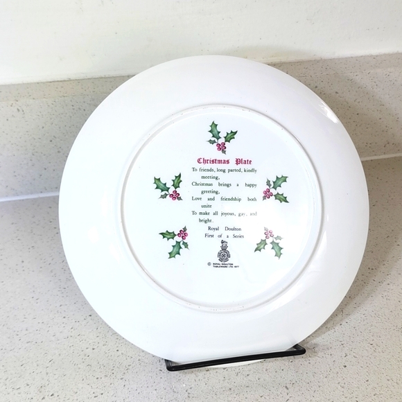 Vintage 1977 Christmas Collectible Plate. Royal Doulton First in Series - Picture 4 of 7